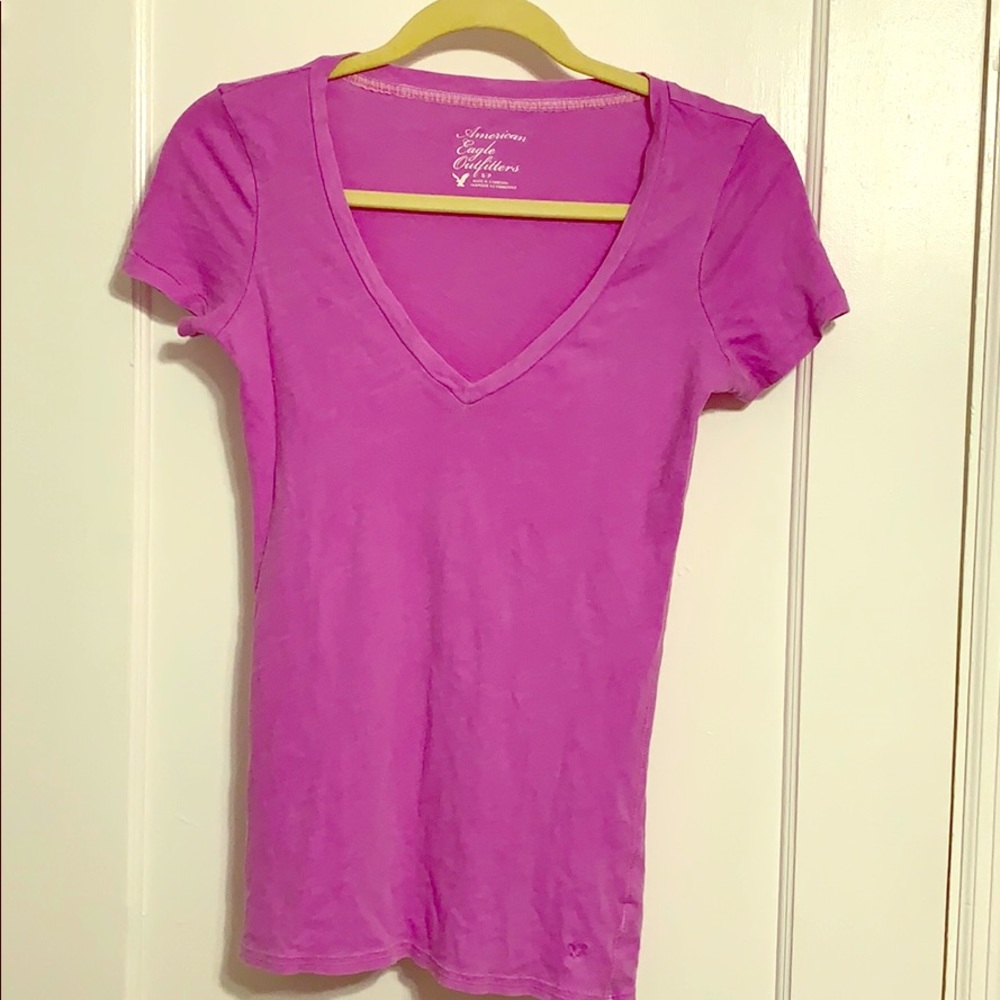 V-neck tshirt